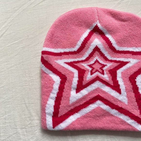 Y2K 2000s grunge punk pink and red star design beanie - Picture 4 of 6